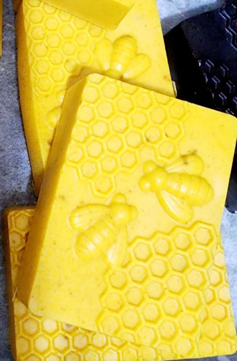 Simmie Turmeric Soap